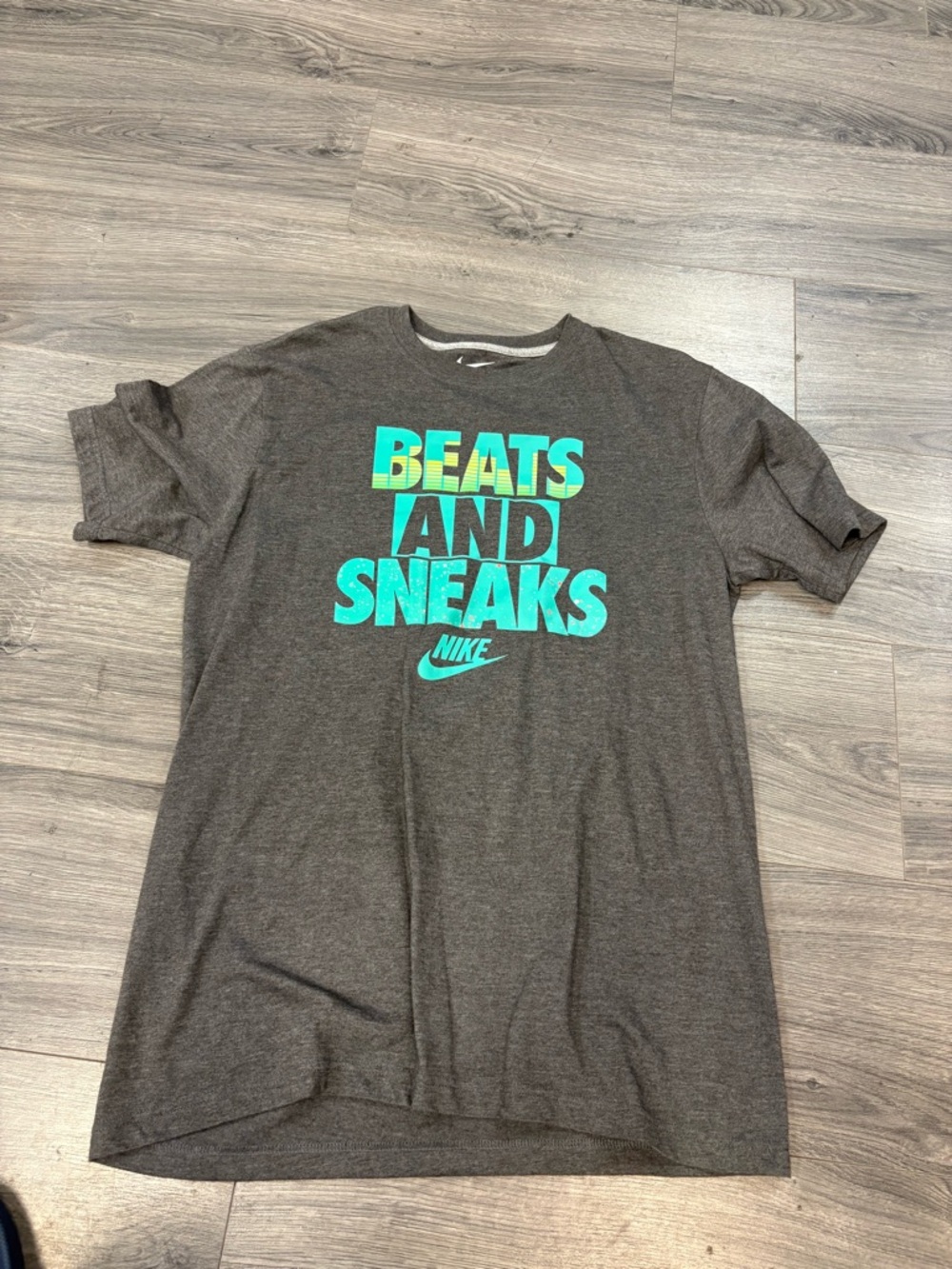 Nike Charcoal Tee with Teal and Aqua Graphic
